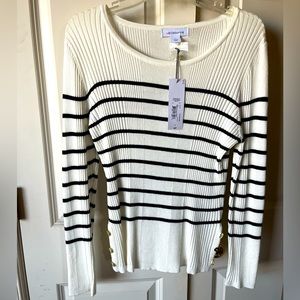 Liz Claiborne large long sleeve lightweight top